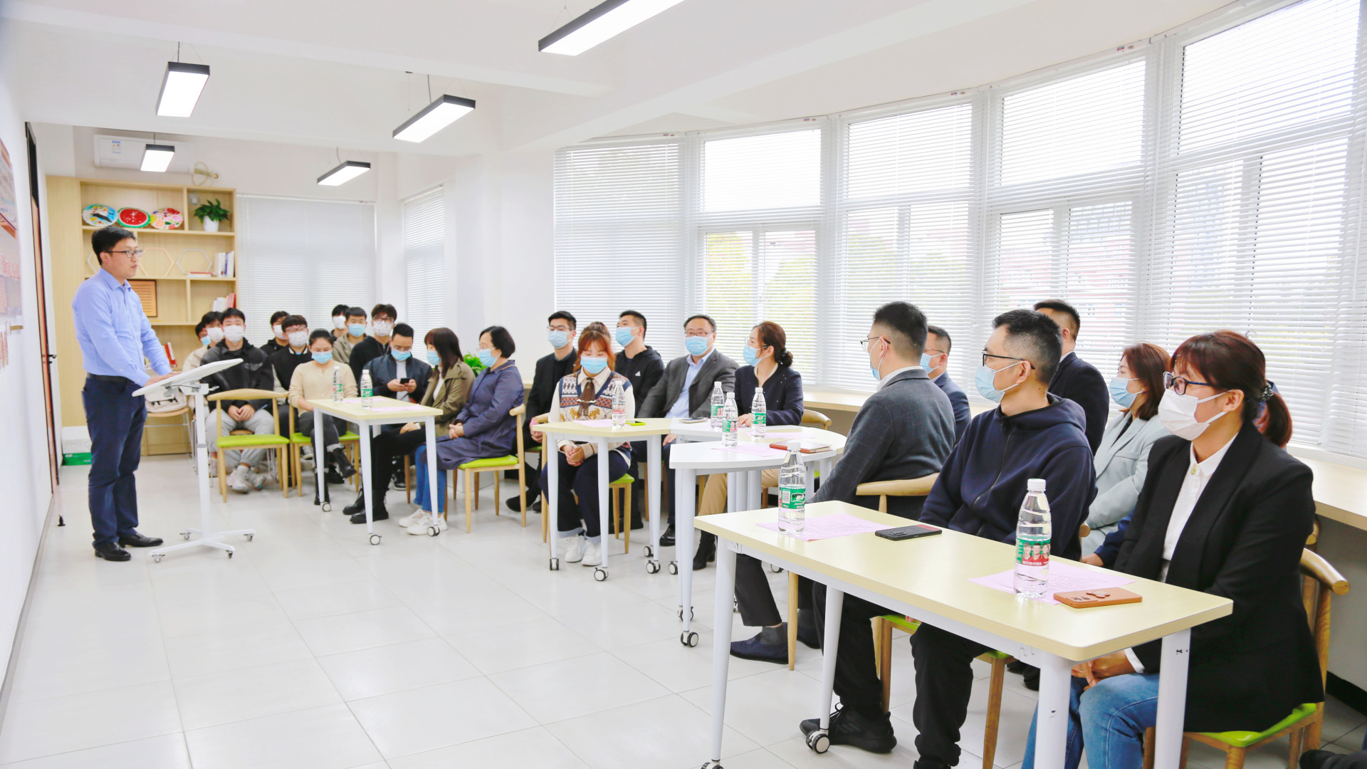 51猎奇
“一站式”学生社区正式揭牌