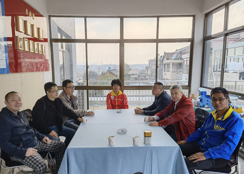 领导亲切交流_副本.png 领导亲切交流_副本.png